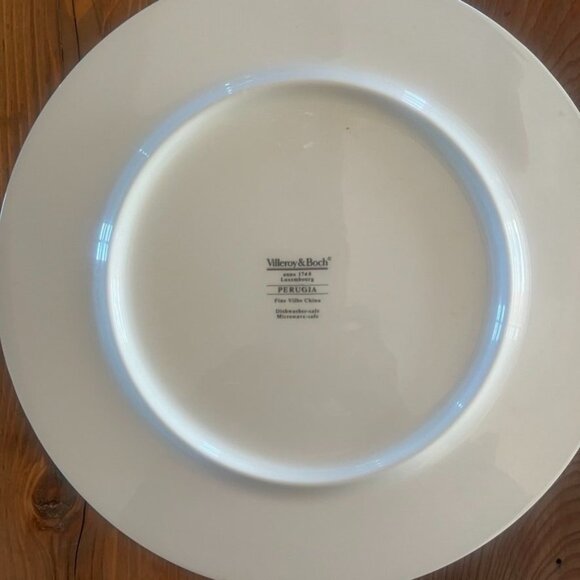 Villeroy & Boch Perugia 12" Chop Plate Blue w/Red Tulips Cottage Core Wall Art - Picture 4 of 6